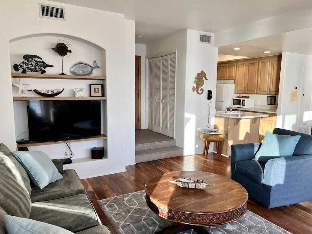 Oceanfront 2br Condo, Private & Patio, Rare Find
