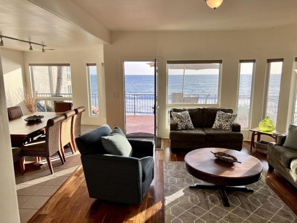 Oceanfront 2br Condo, Private & Patio, Rare Find Apartment *
