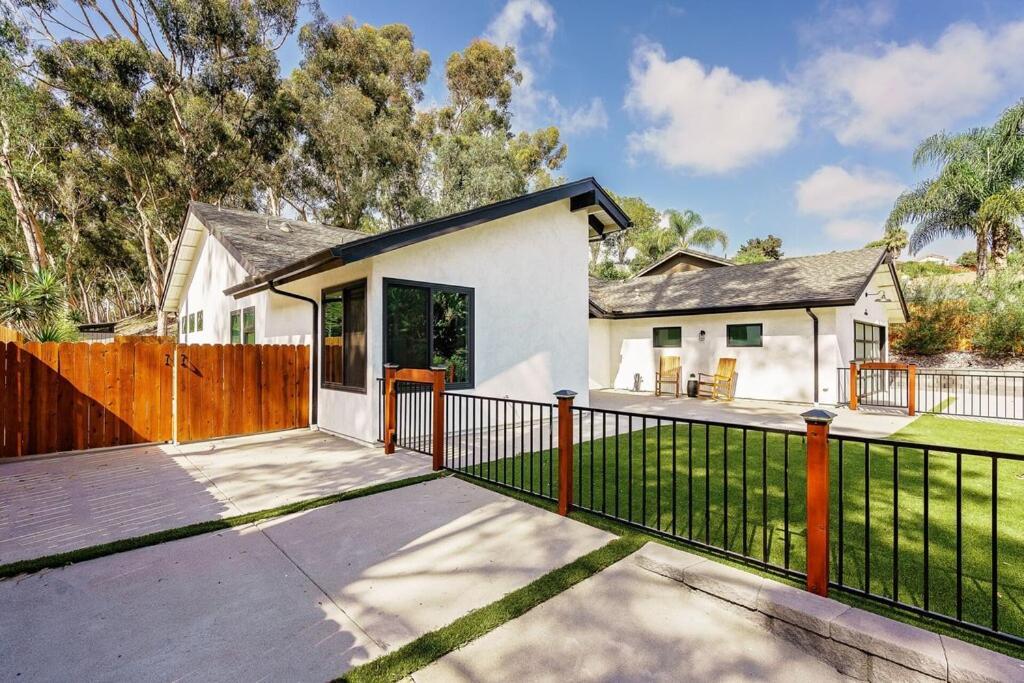 Poppy Open Floor Plan Modern Luxury Holiday home *