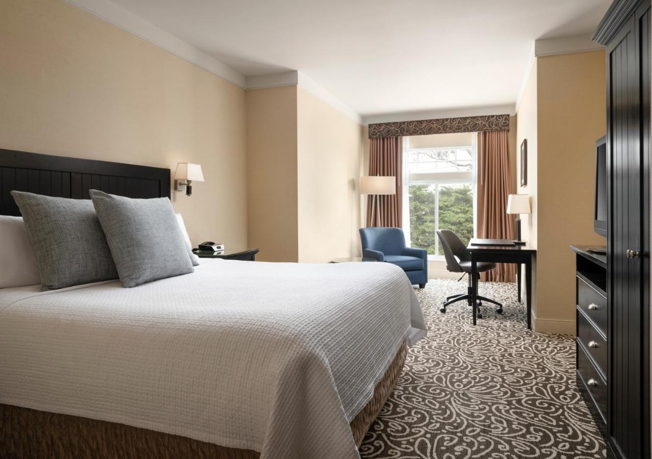 Hotel West &