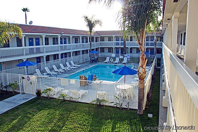 6-carlsbad, Ca 2*