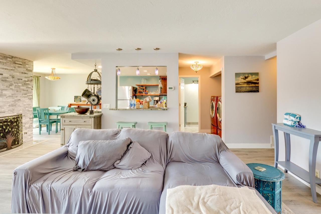 With Private Balcony And Pool Access! * Carlsbad