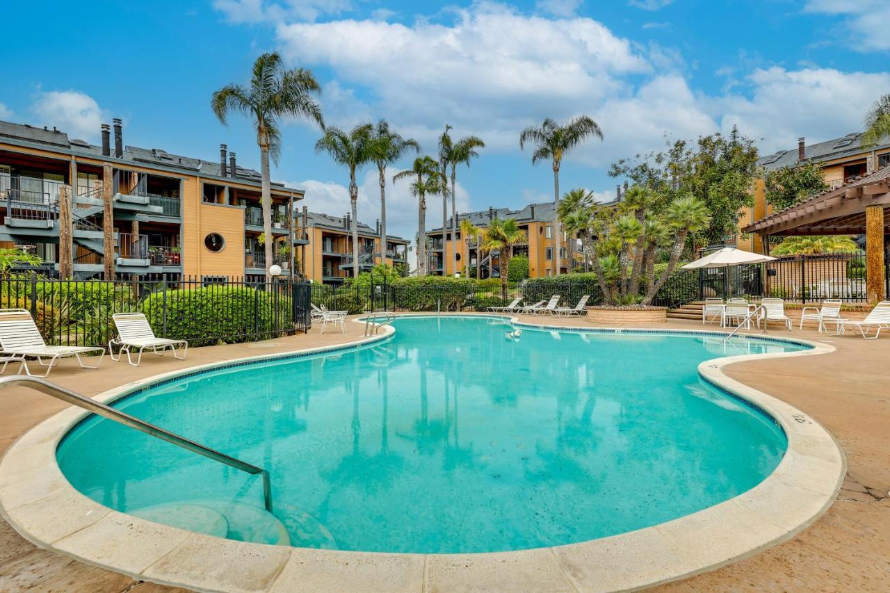 With Private Balcony And Pool Access! Carlsbad