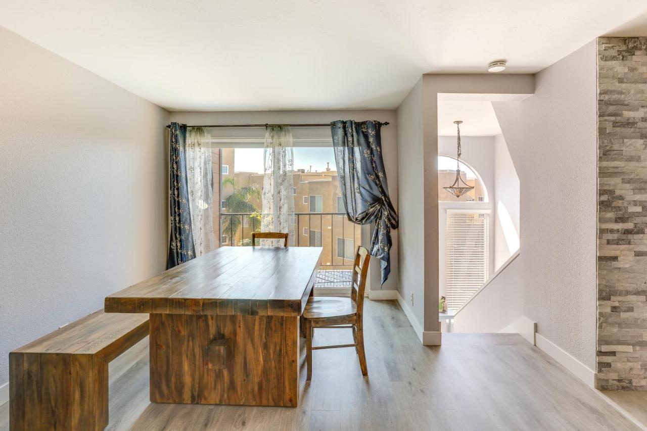 With Private Balcony And Pool Access! *