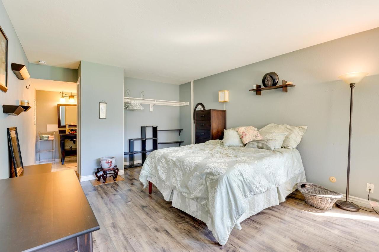 Apartment With Private Balcony And Pool Access! *