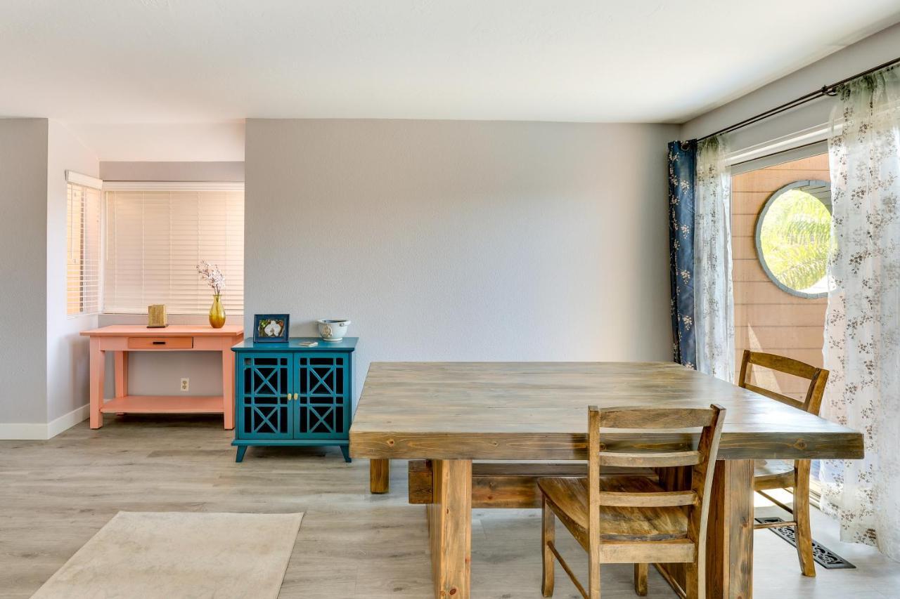 With Private Balcony And Pool Access! Carlsbad