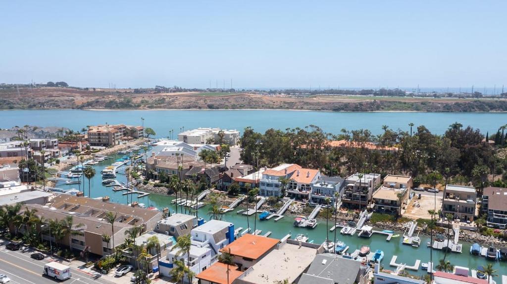 Blue Lagoon 3br/2.5bth Jacuzzi/kayak/paddle Boards Holiday home Carlsbad