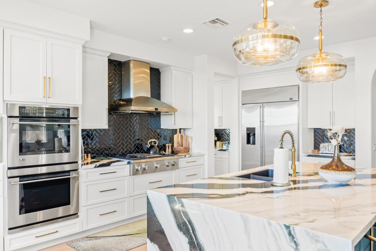 Rancho Santa Fe Canyon Views *