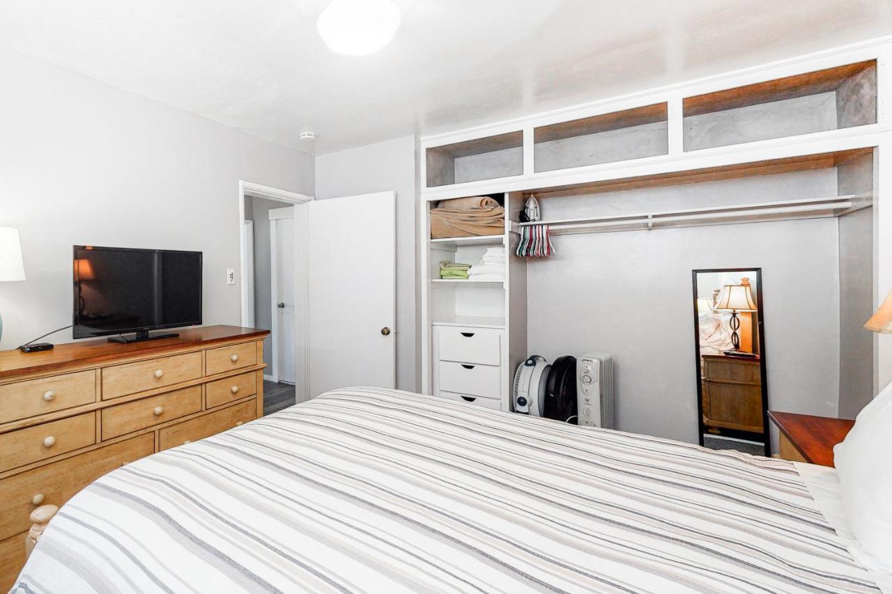 3009 Ocean Street- Unit C & D Apartment