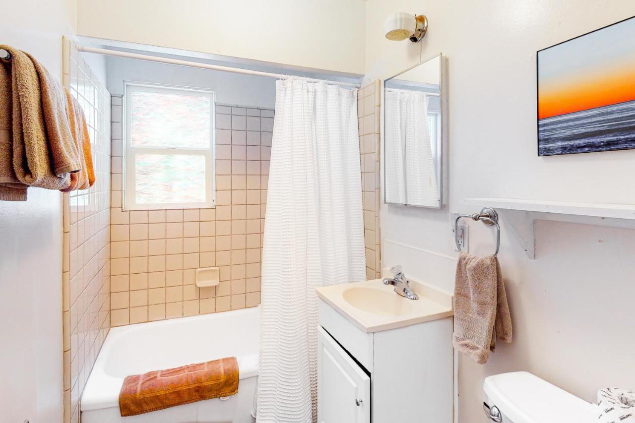 3009 Ocean Street- Unit C & D Apartment