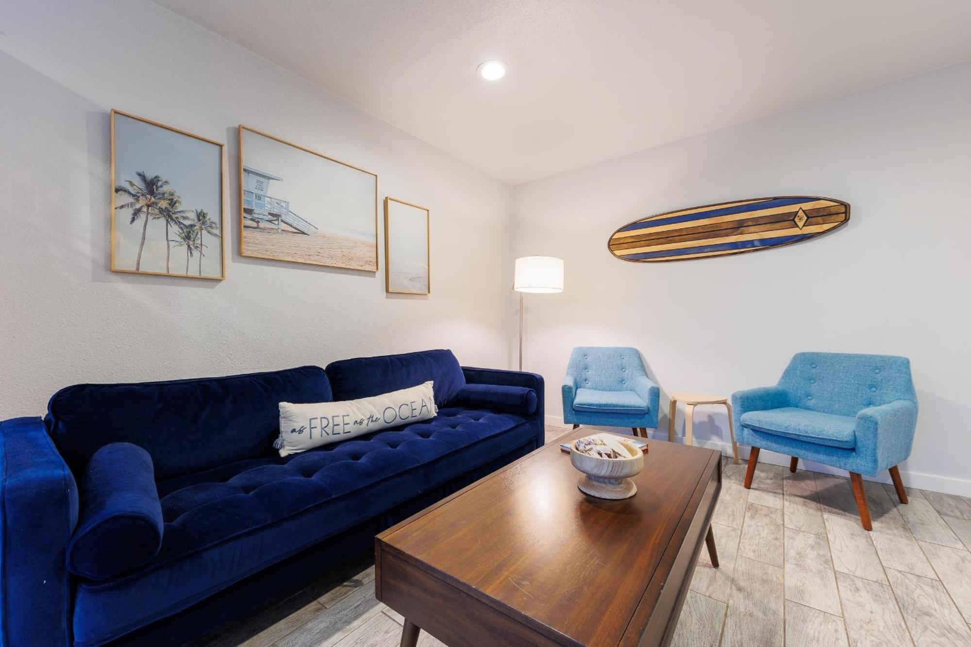 Charming - 4br, Sleeps 10, Pets Ok * Carlsbad
