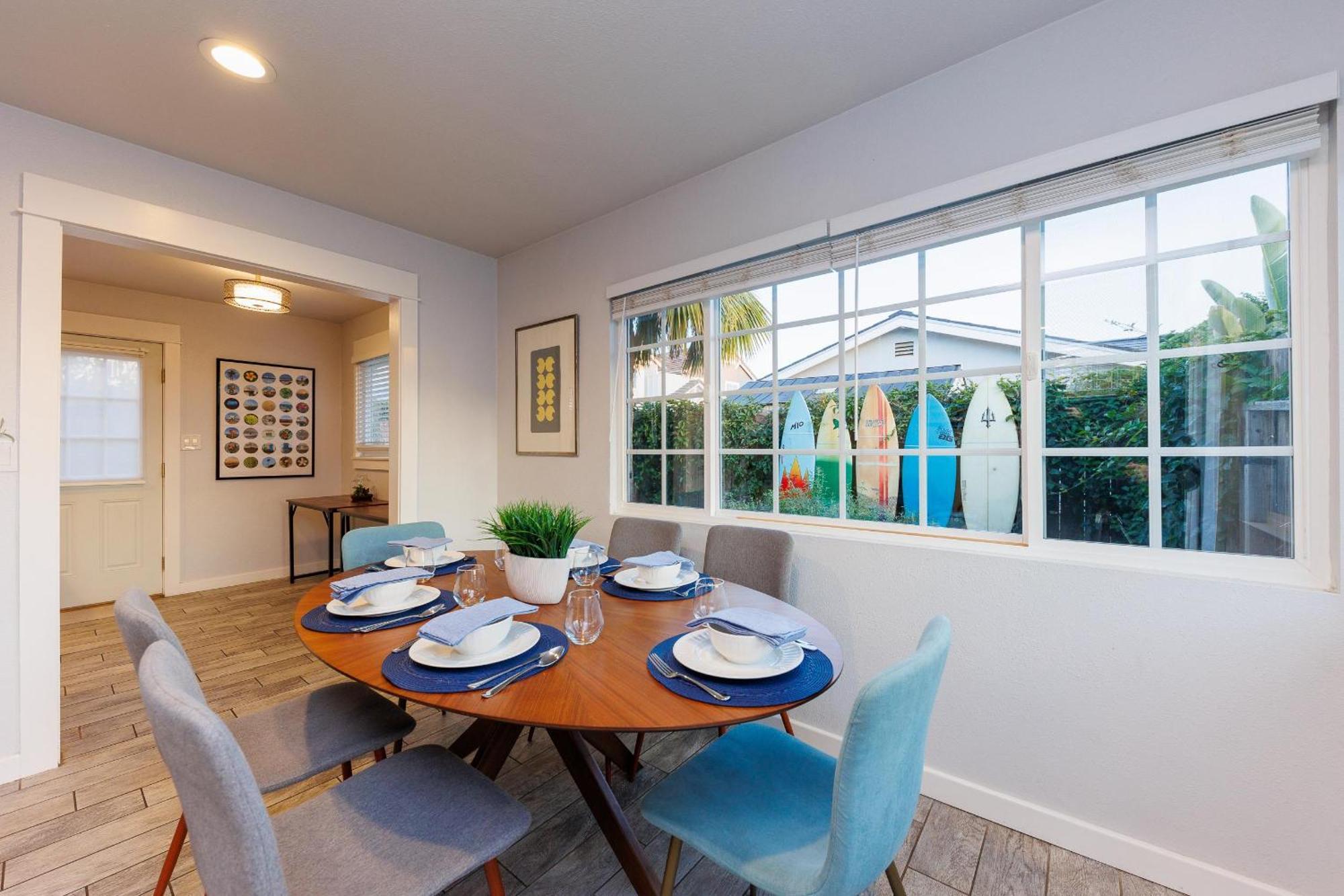 Holiday home Charming - 4br, Sleeps 10, Pets Ok Carlsbad