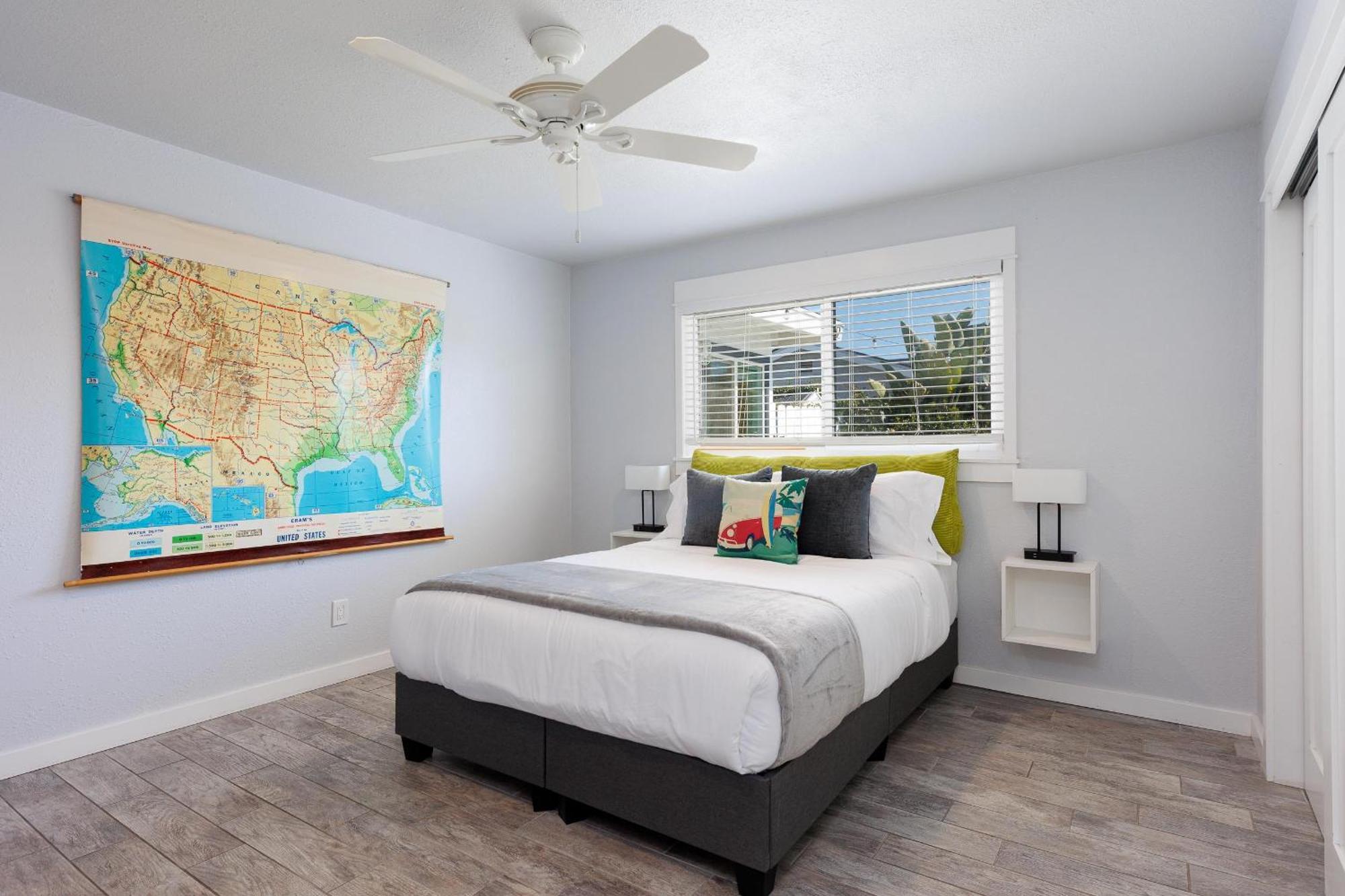 Pet Friendly Bungalow, Close To Holiday home Carlsbad