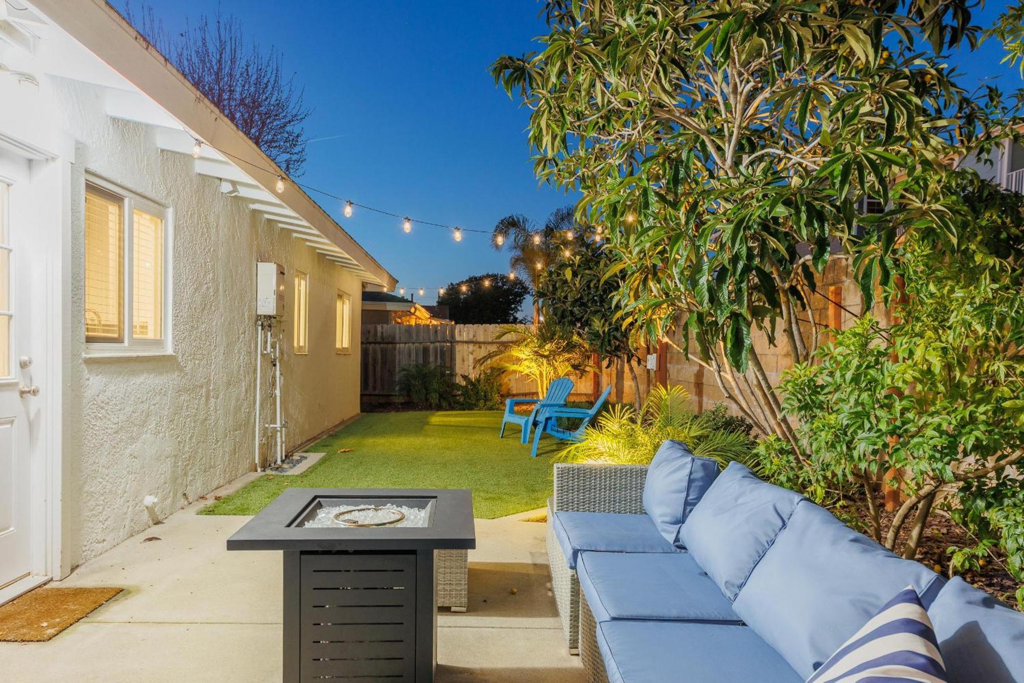 Walk To Beach, Outdoor Living, Pet-friendly! Holiday home
