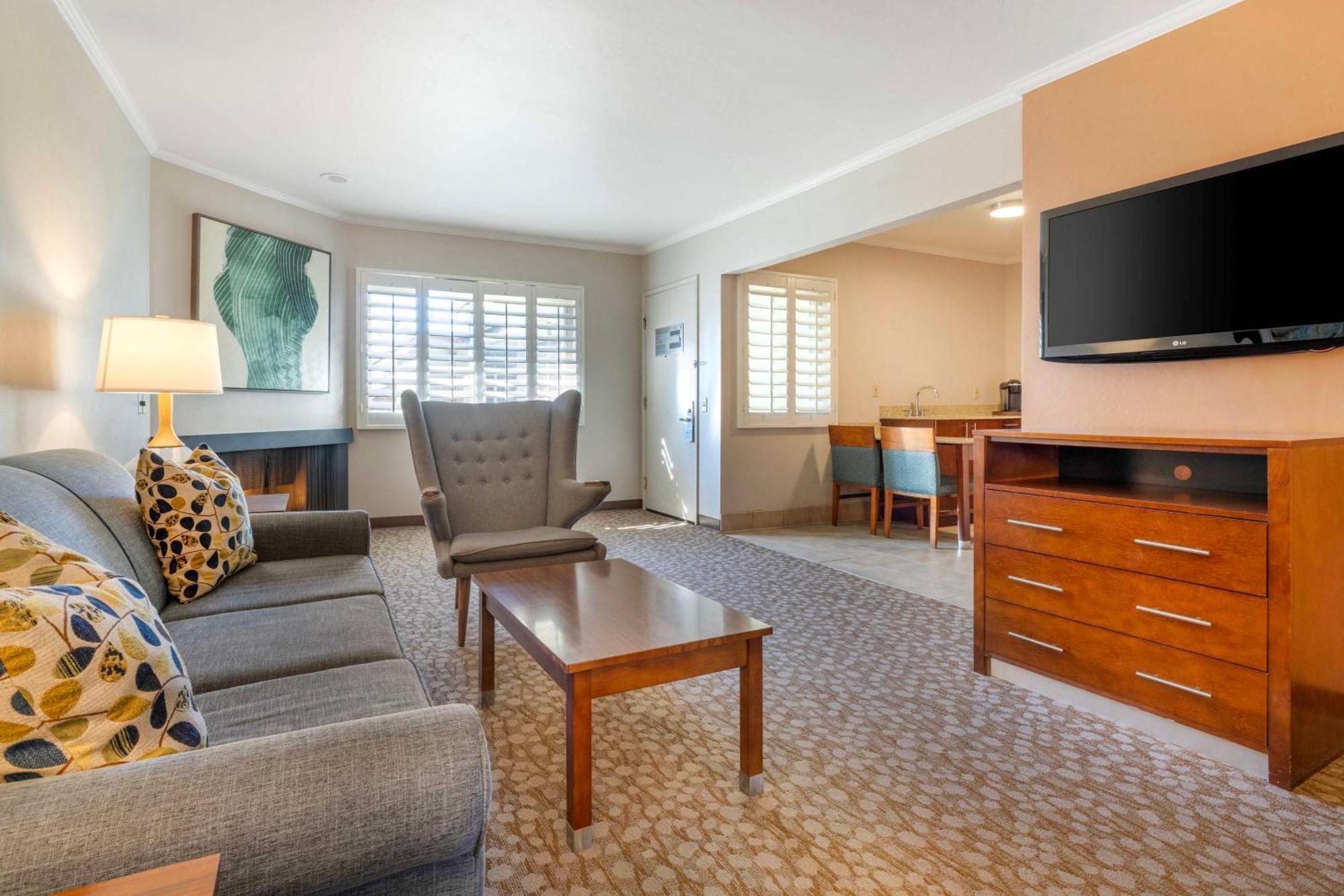 Hotel Western View 3*