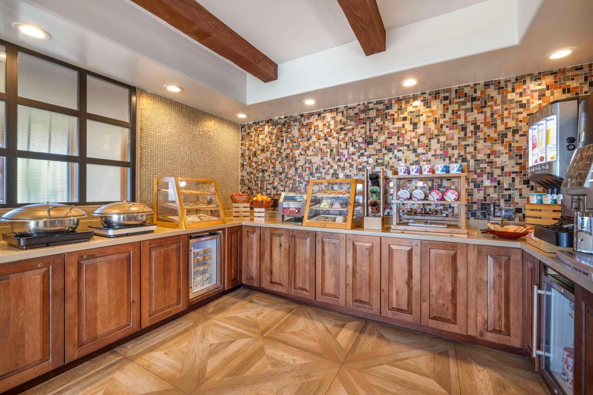 Western View Hotel 3*