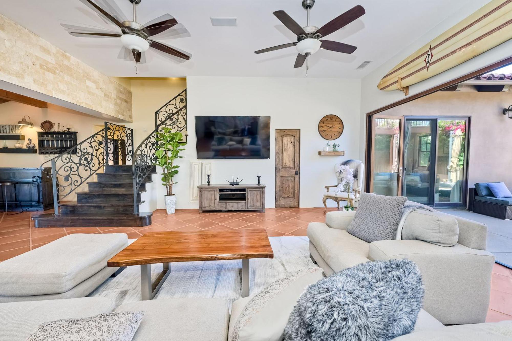 Walk To The - Outdoor Dining - Spacious Holiday home Carlsbad