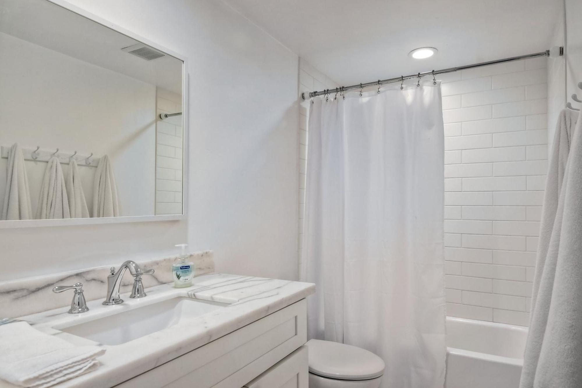 Juniper Entire - Sleeps 18 - Oceanfront Holiday home *
