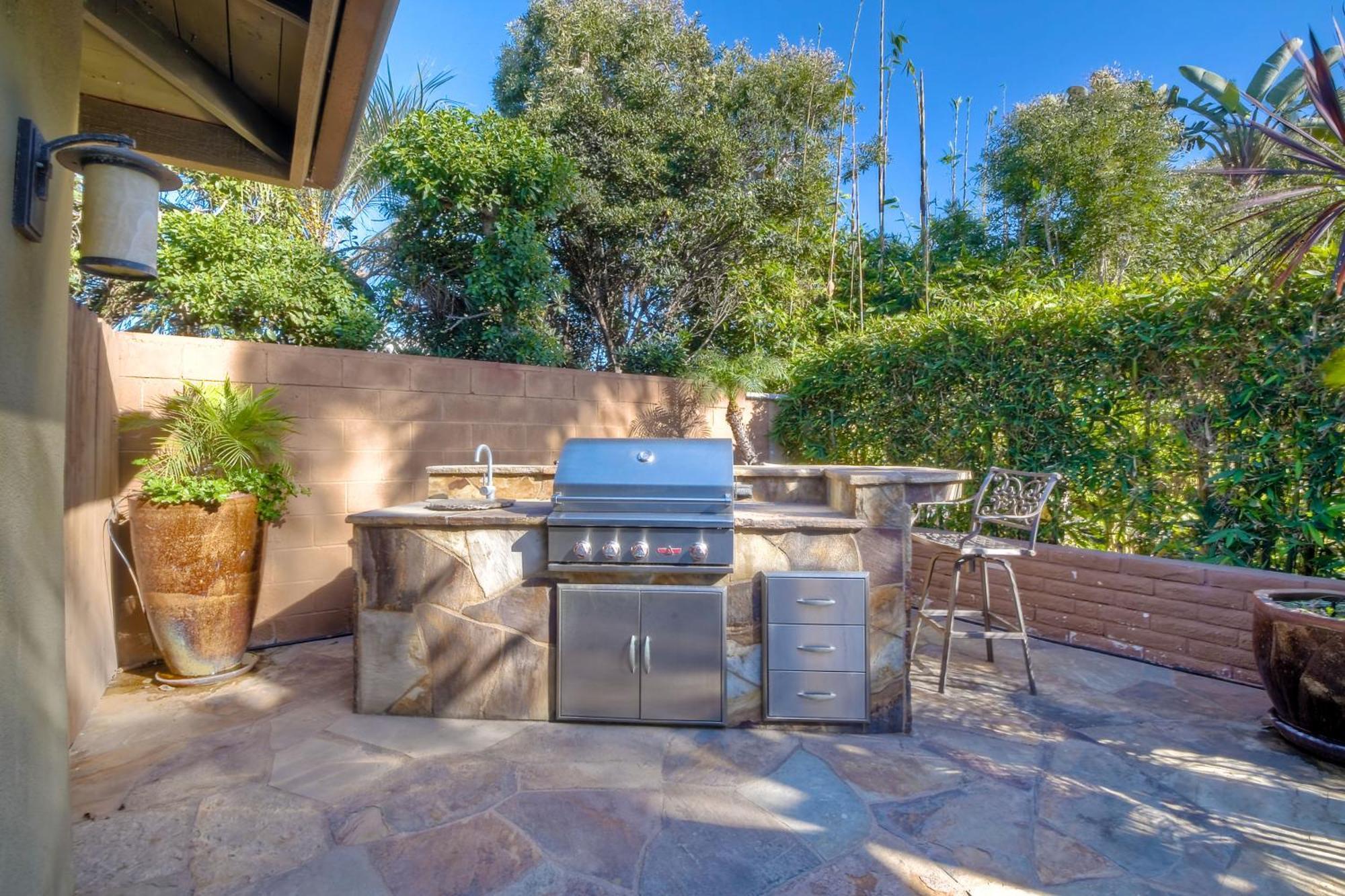 Walk To - Bbq - Fire Pit - Outdoor Dining
