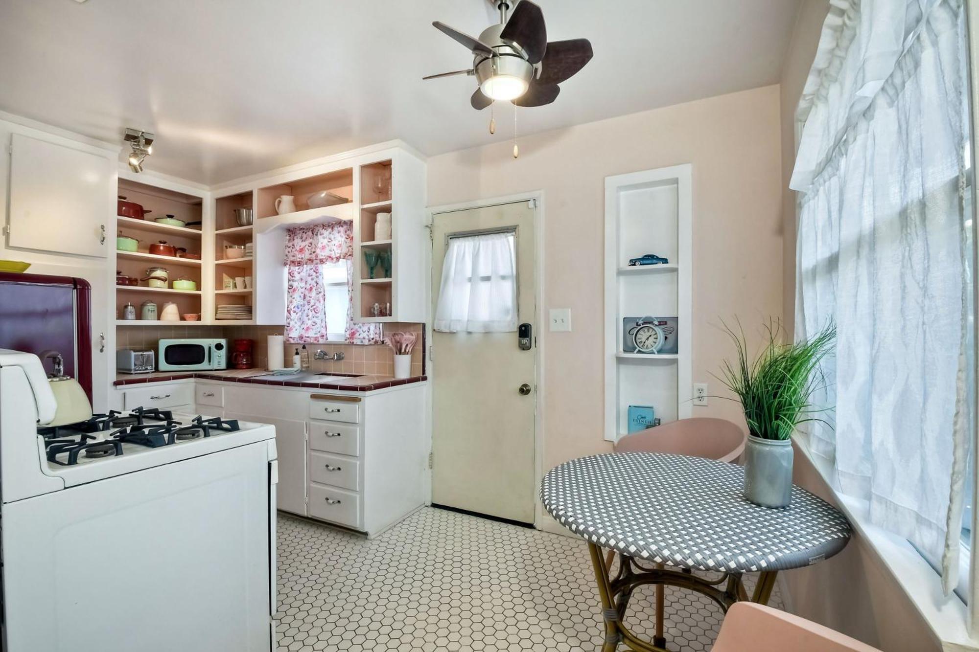 Walk 2 Beach, Ev Charger, Outdoor Dining, 2 Units Holiday home Carlsbad