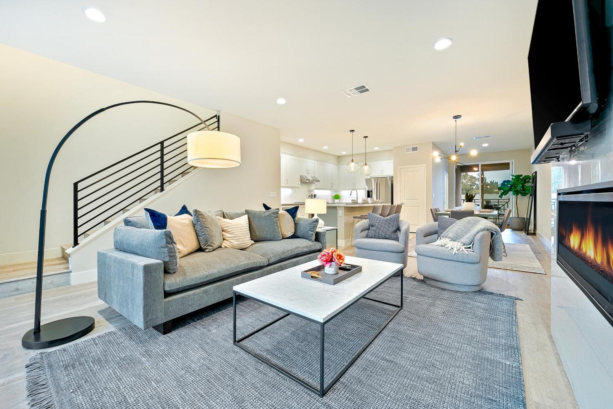 Modern 4br - Private Balcony - Garage Parking Holiday home Carlsbad