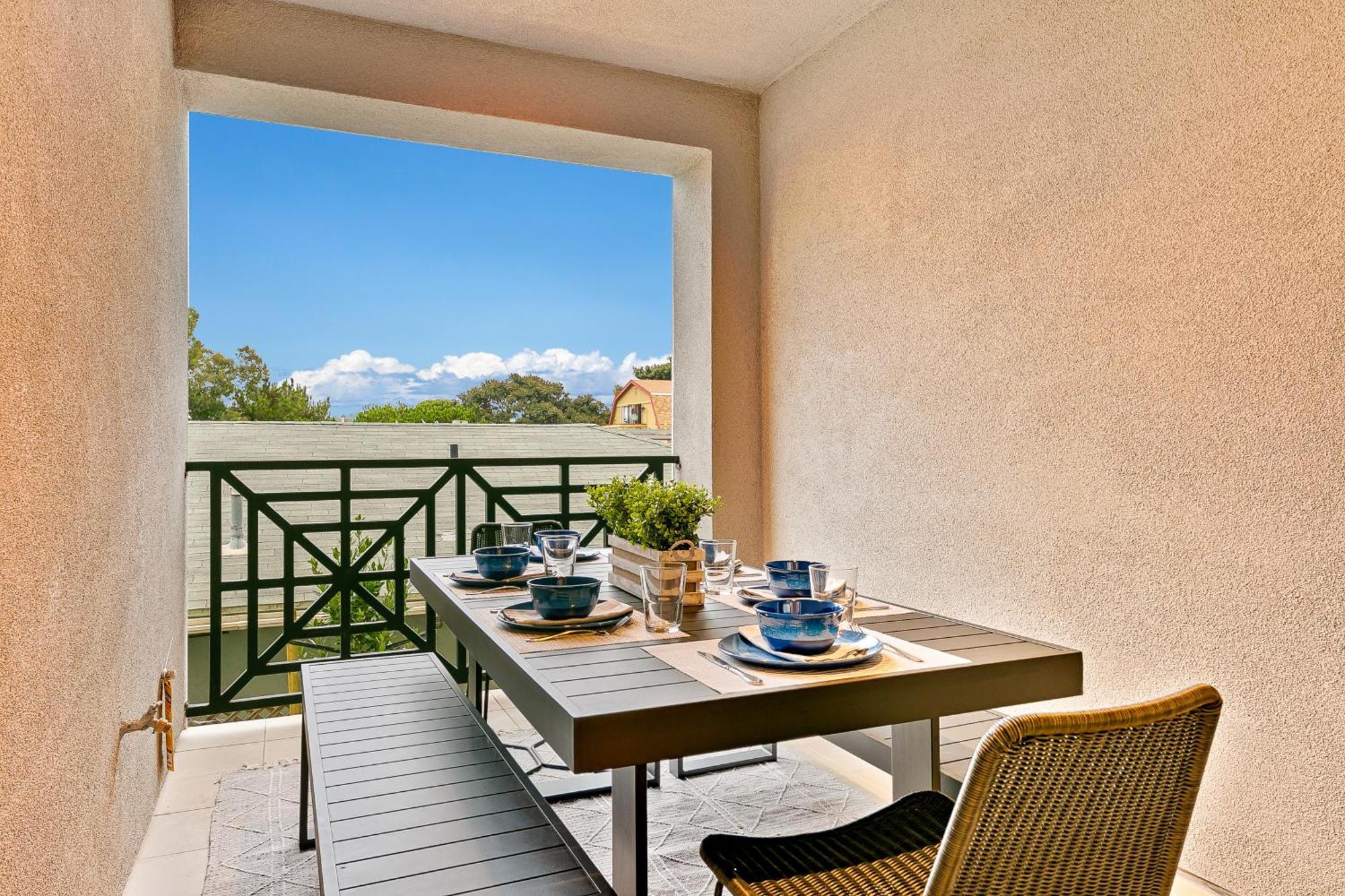 Holiday home Modern 4br - Private Balcony - Garage Parking Carlsbad