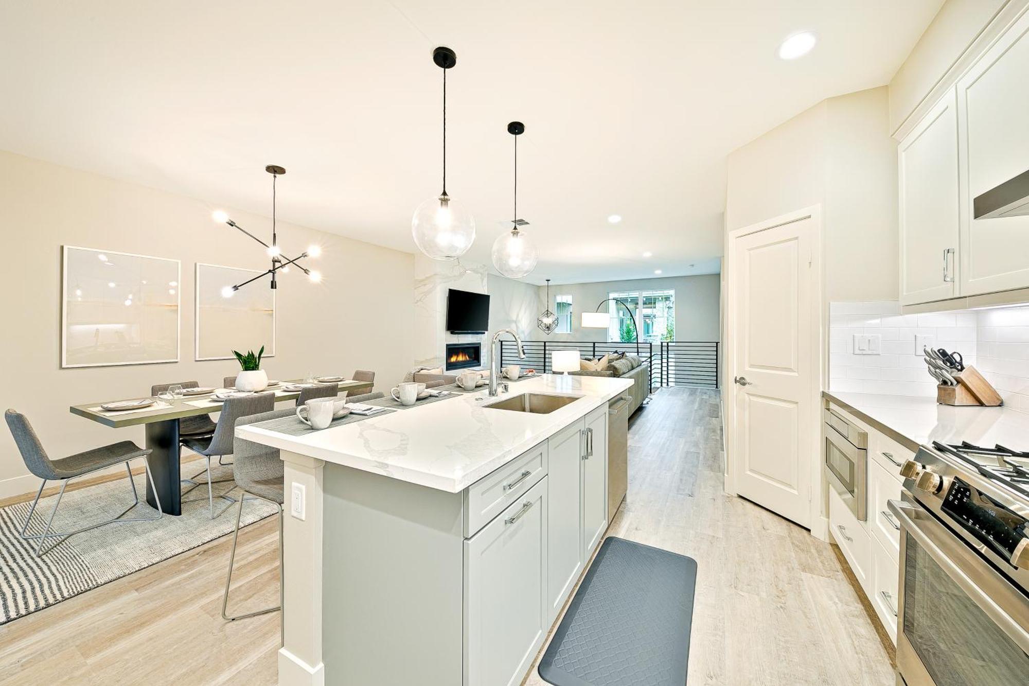 Modern 4br - Private Balcony - Garage Parking Holiday home Carlsbad