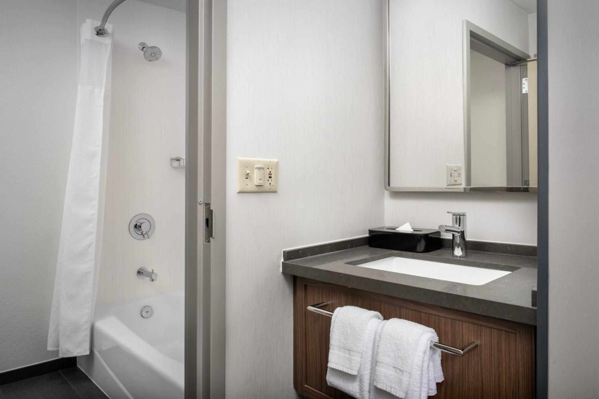 Hotel Courtyard By Marriott San Diego 3*