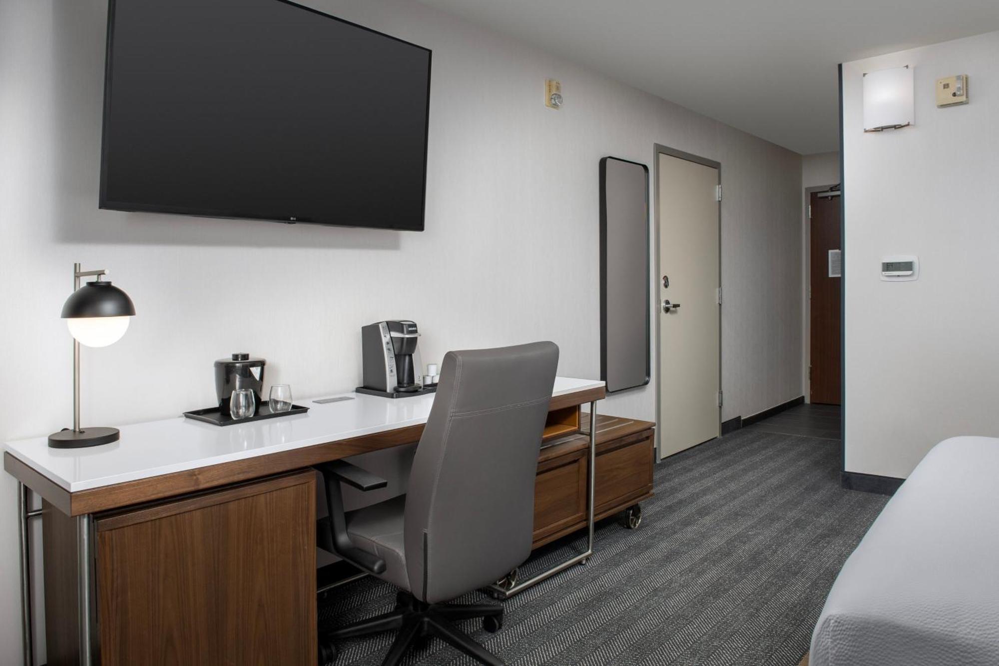 Hotel Courtyard By Marriott San Diego