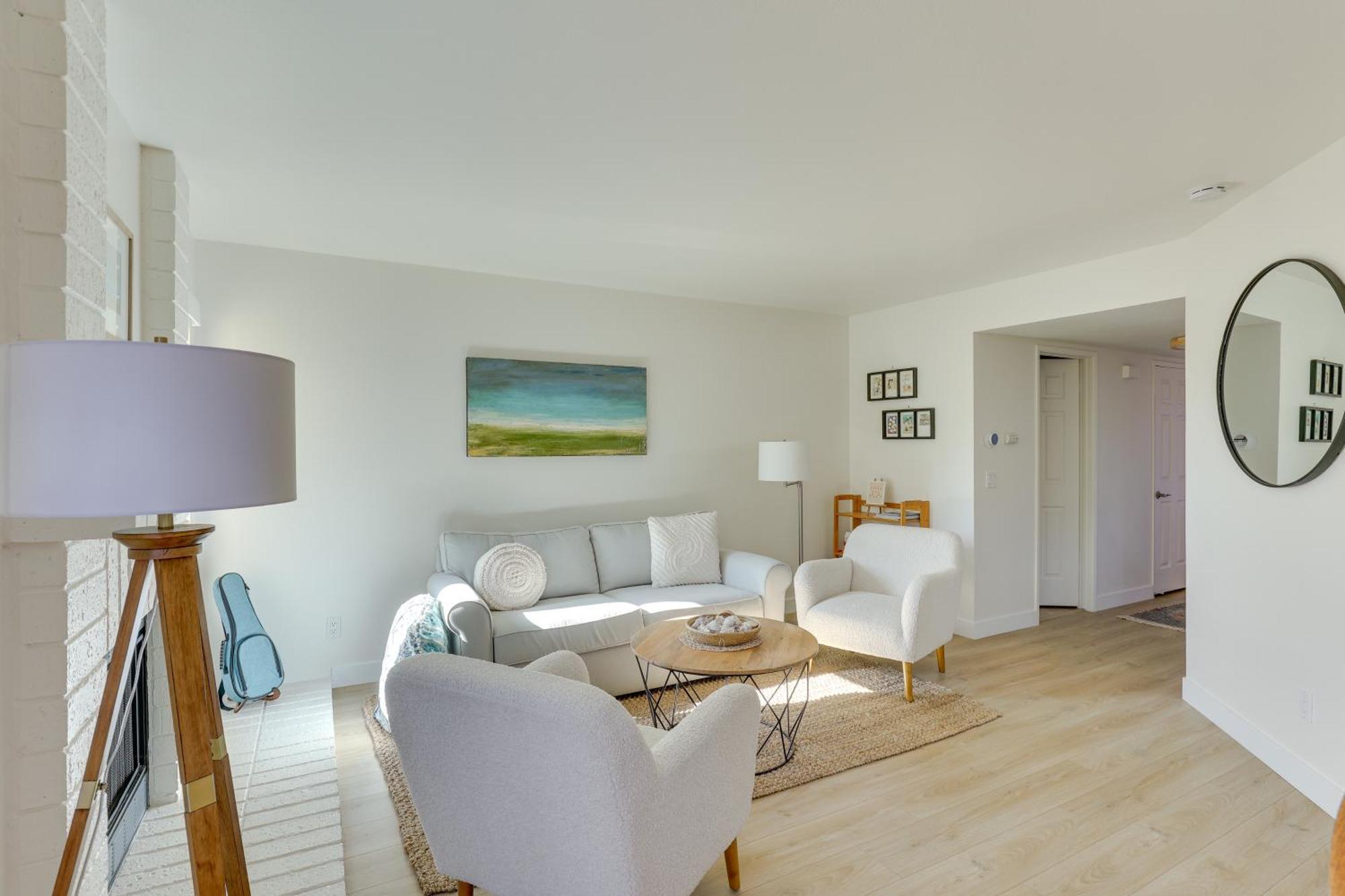Bright Townhome In 1 Mile To Beach! Holiday home Carlsbad
