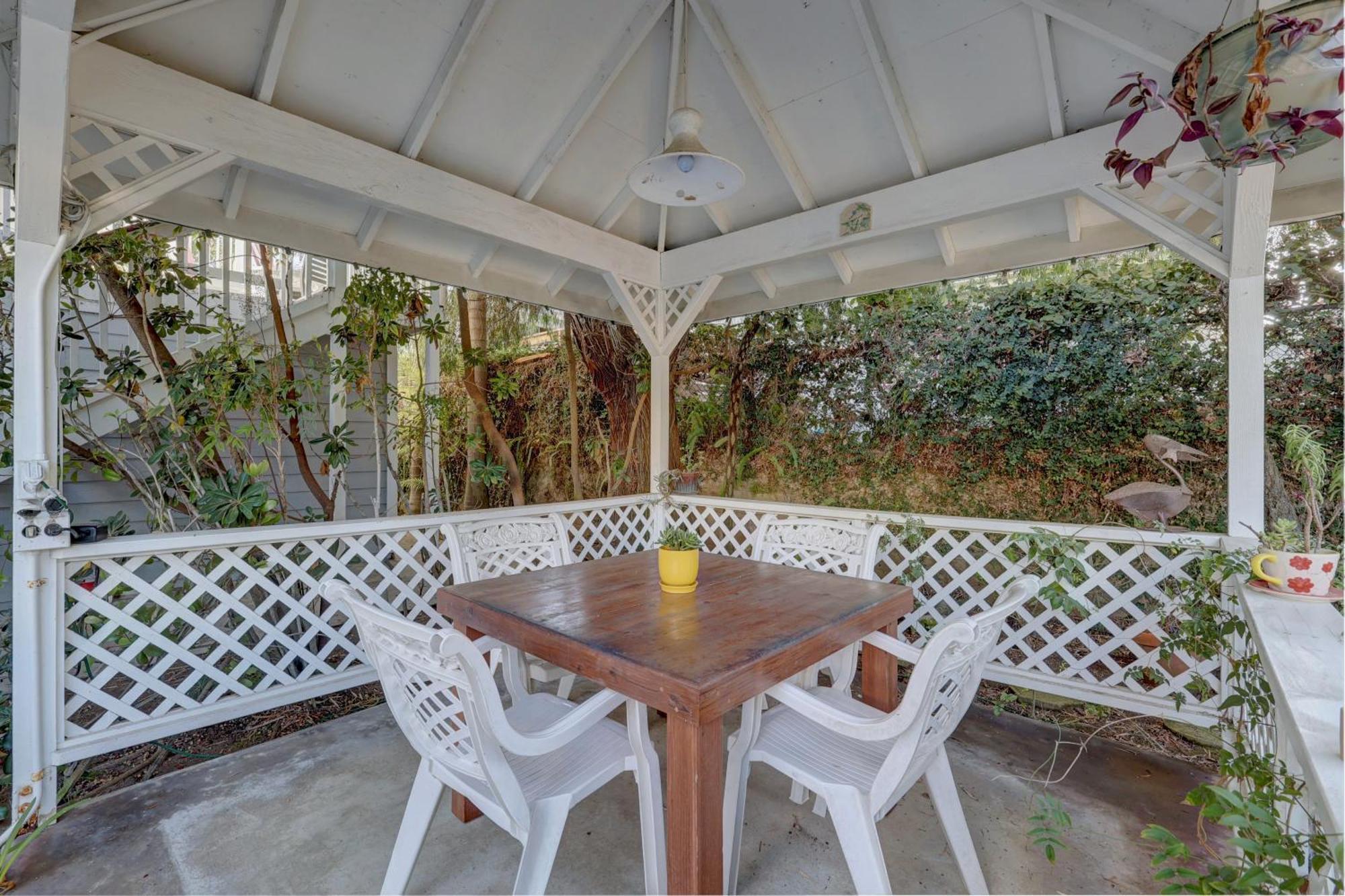 Pelican Cove Hotel