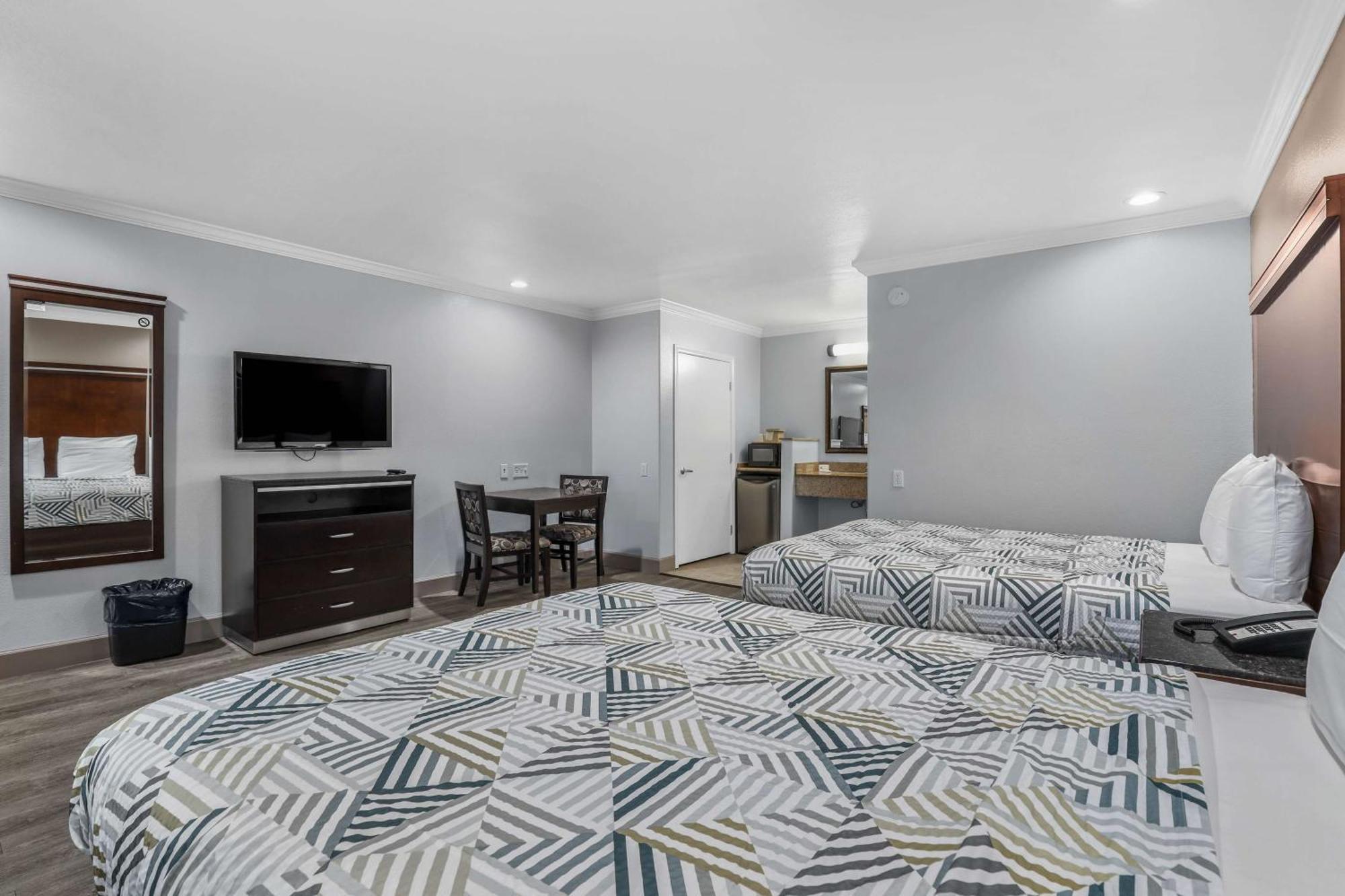 6 Carlsbad, Ca- North Hotel Carlsbad