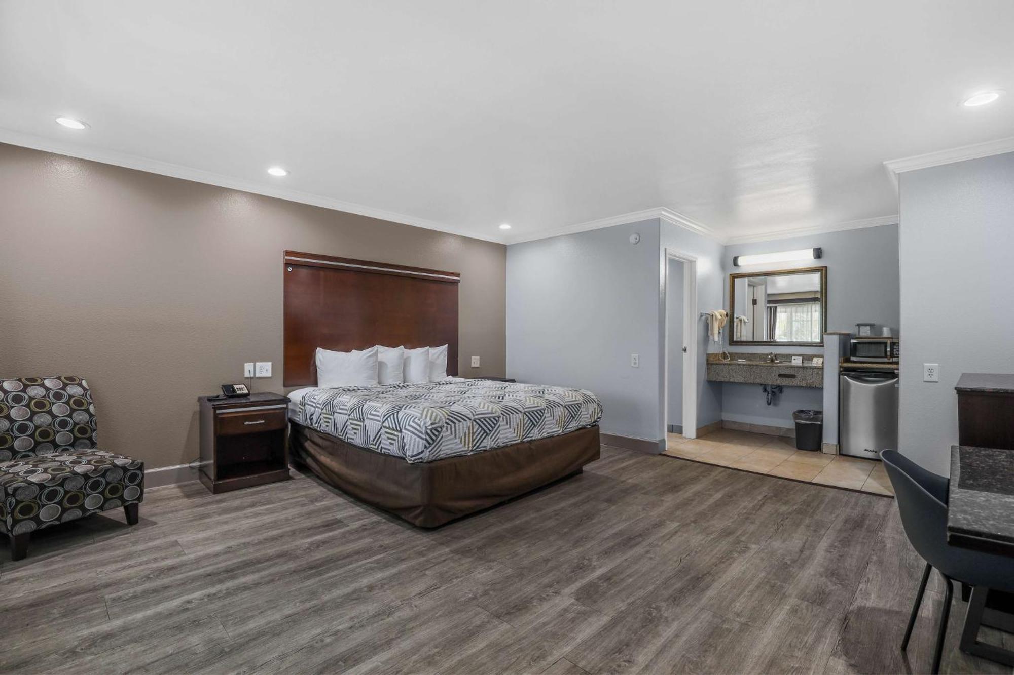 6 Carlsbad, Ca- North 2*