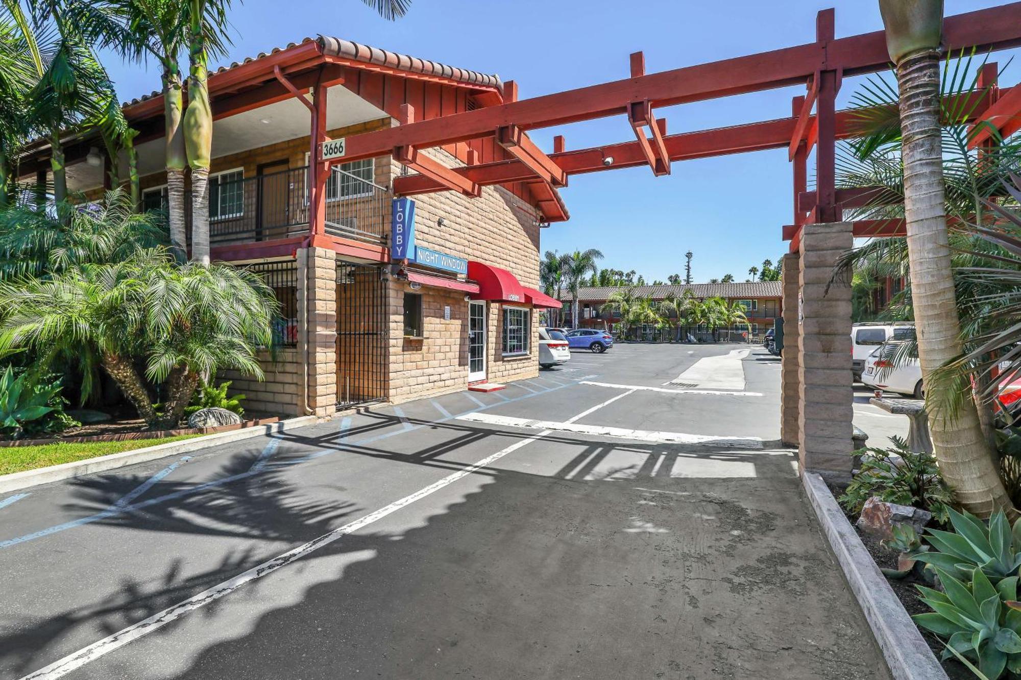 6 Carlsbad, Ca- North