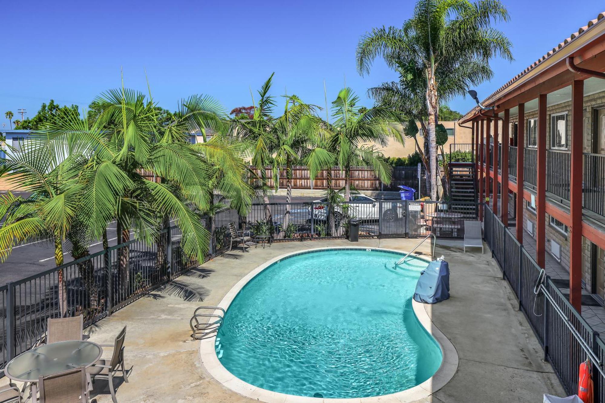 6 Carlsbad, Ca- North Hotel