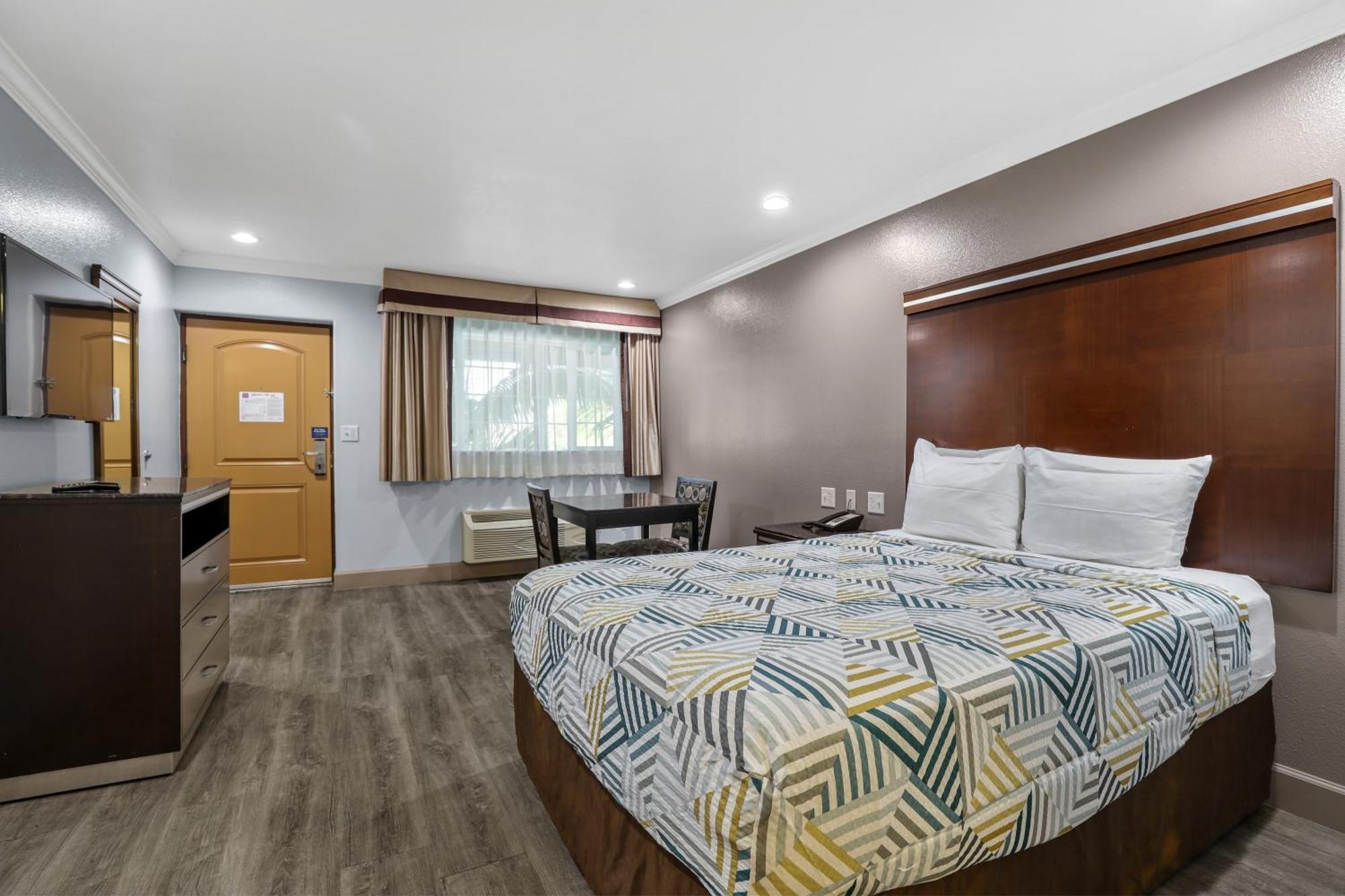 6 Carlsbad, Ca- North 2*