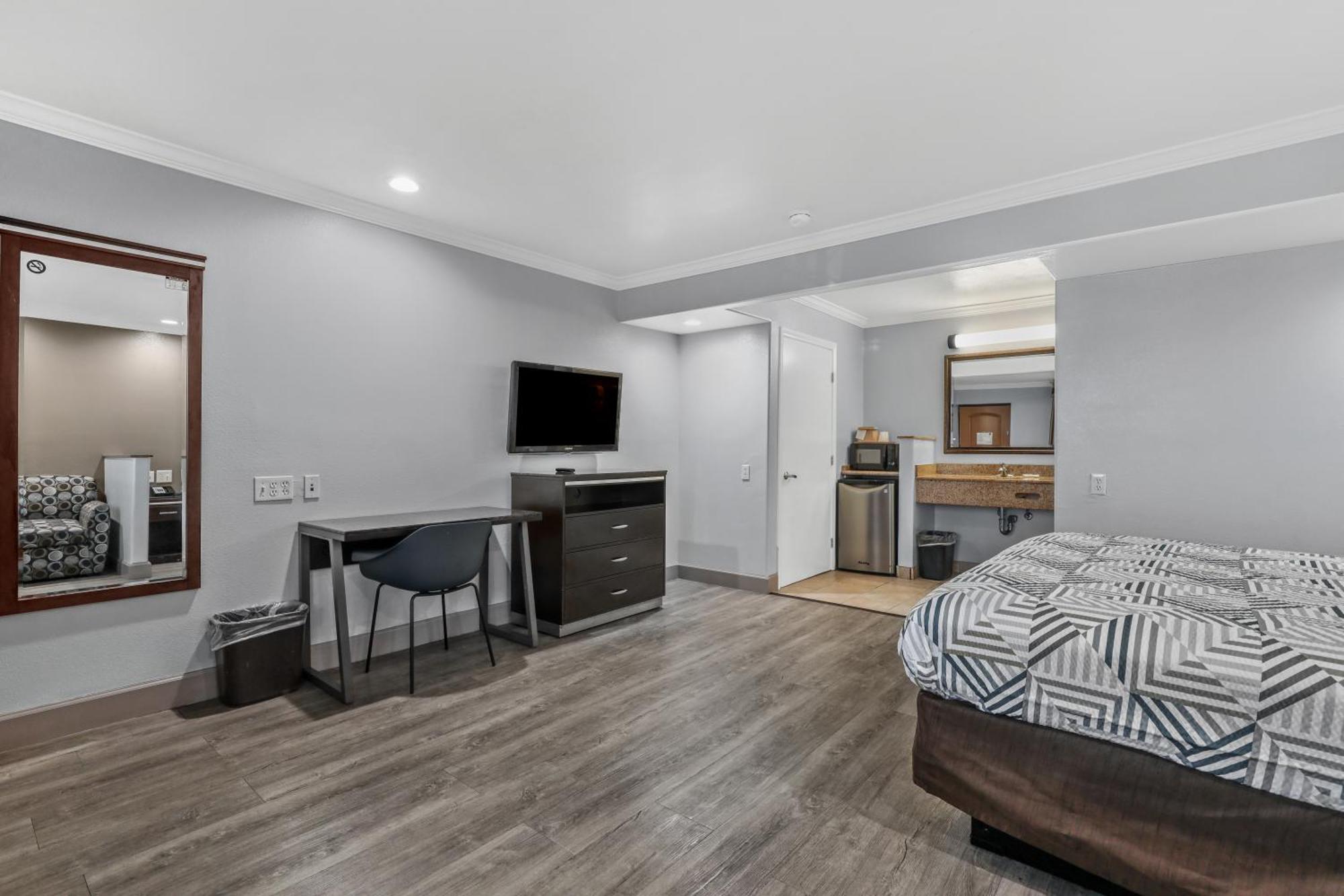 6 Carlsbad, Ca- North Hotel 2*