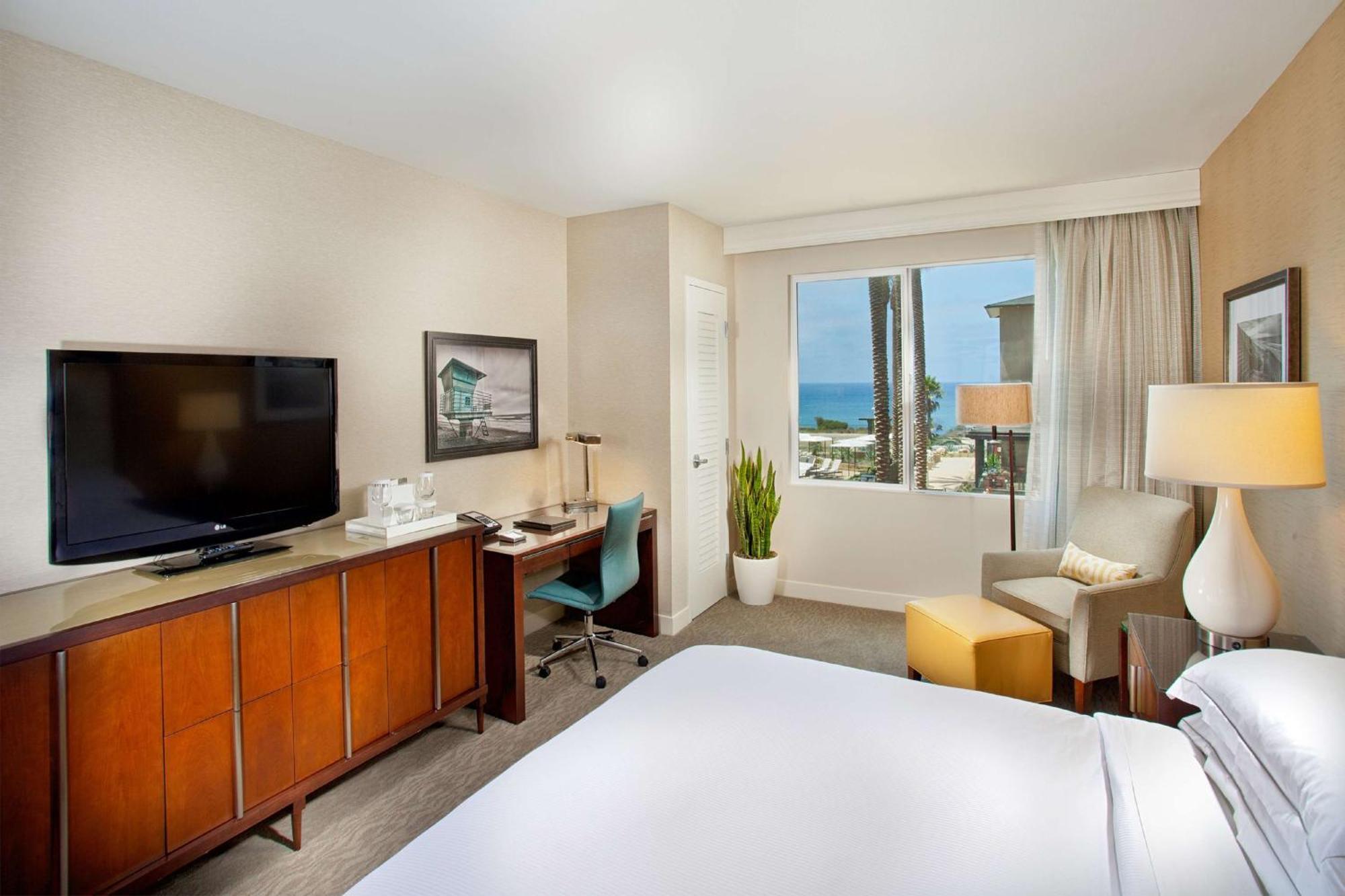 Cape Rey Beach, A Hilton & 4* Carlsbad