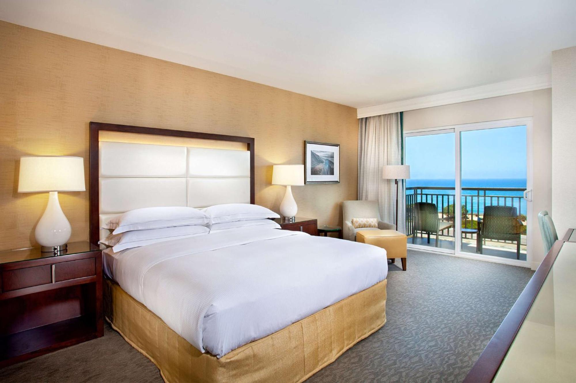 Resort Cape Rey Beach, A Hilton & Carlsbad