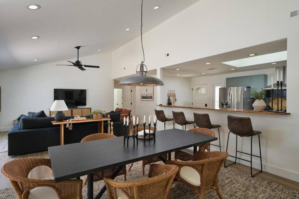 Coastal Retreat With E-bikes! *