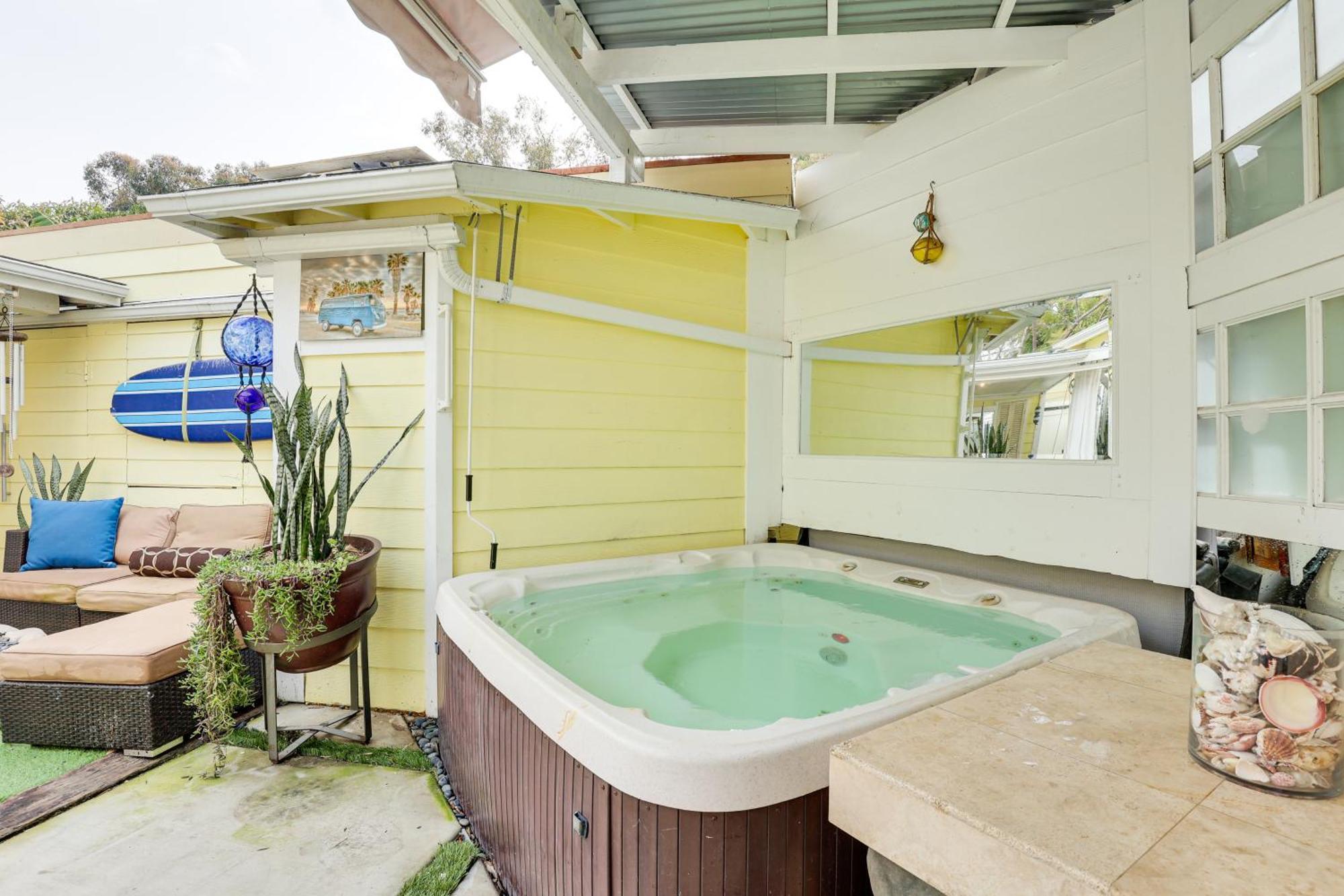 Patio, Hot Tub, Close To Beach! Holiday home *
