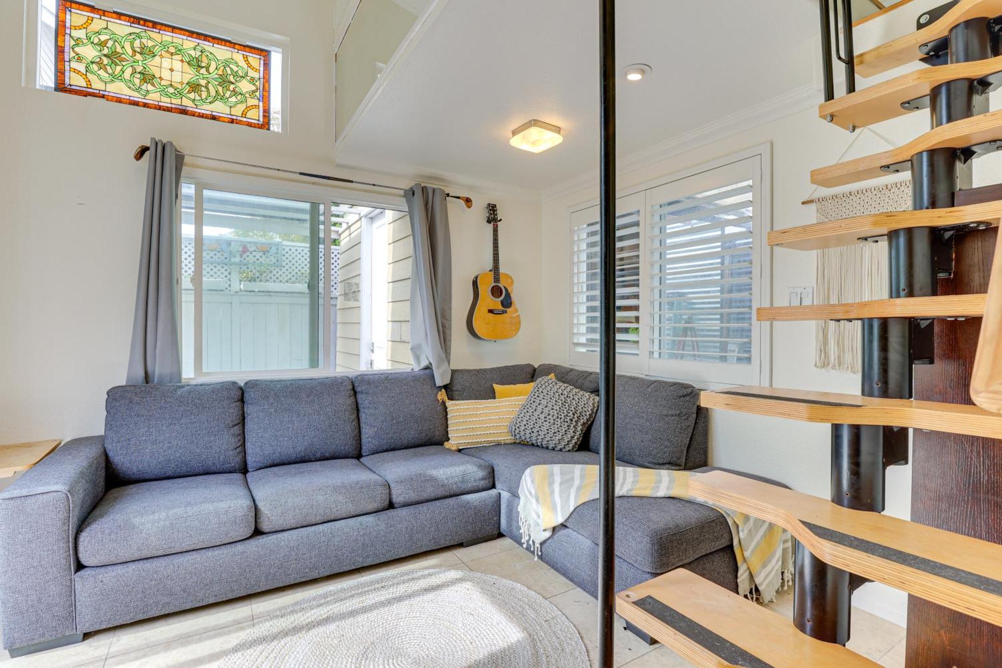 Patio, Hot Tub, Close To Beach! Holiday home Carlsbad