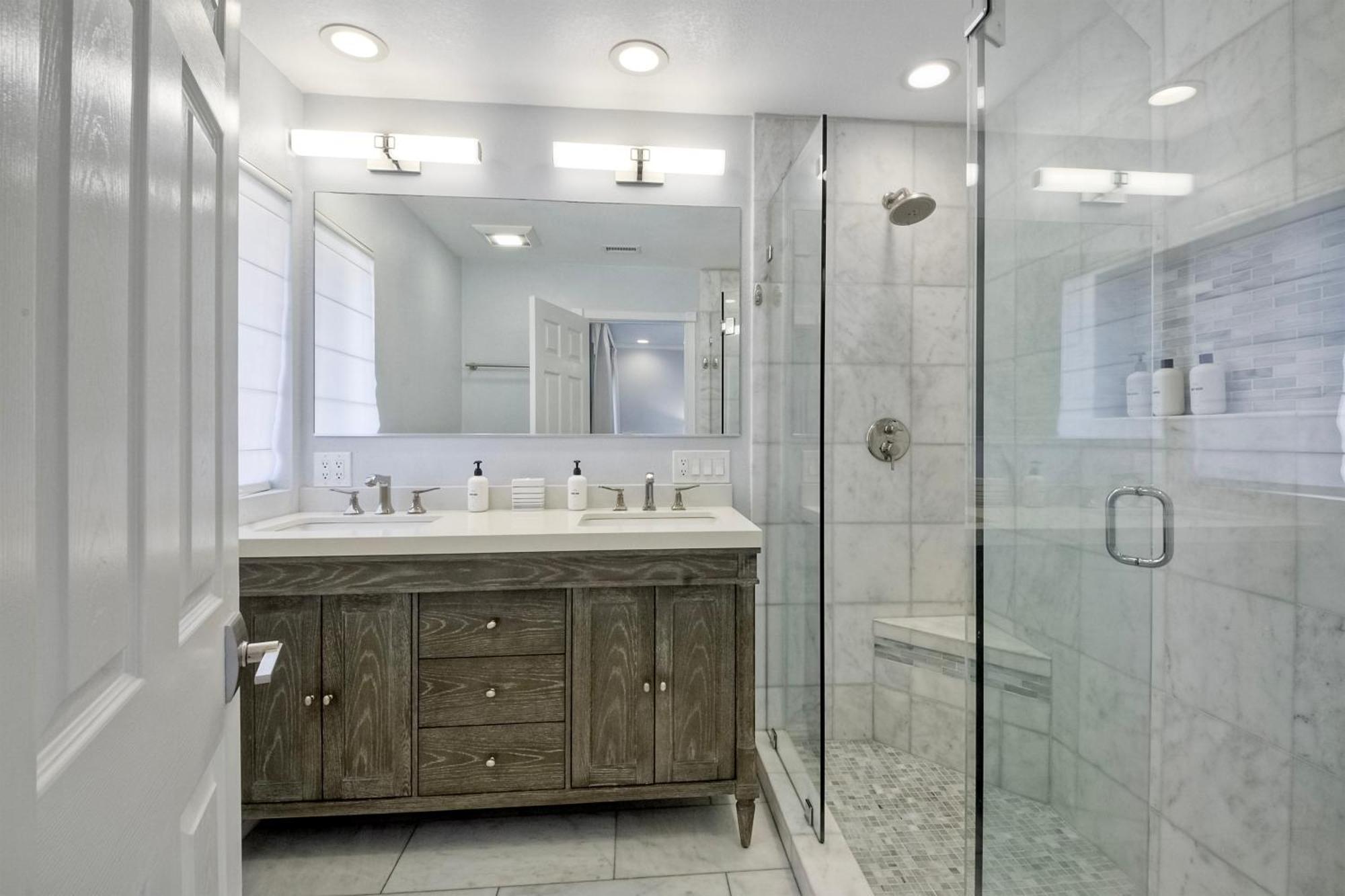 Coastal Bliss - Seashell Cove Retreat - Luxury Living Steps From & Lagoon Holiday home Carlsbad