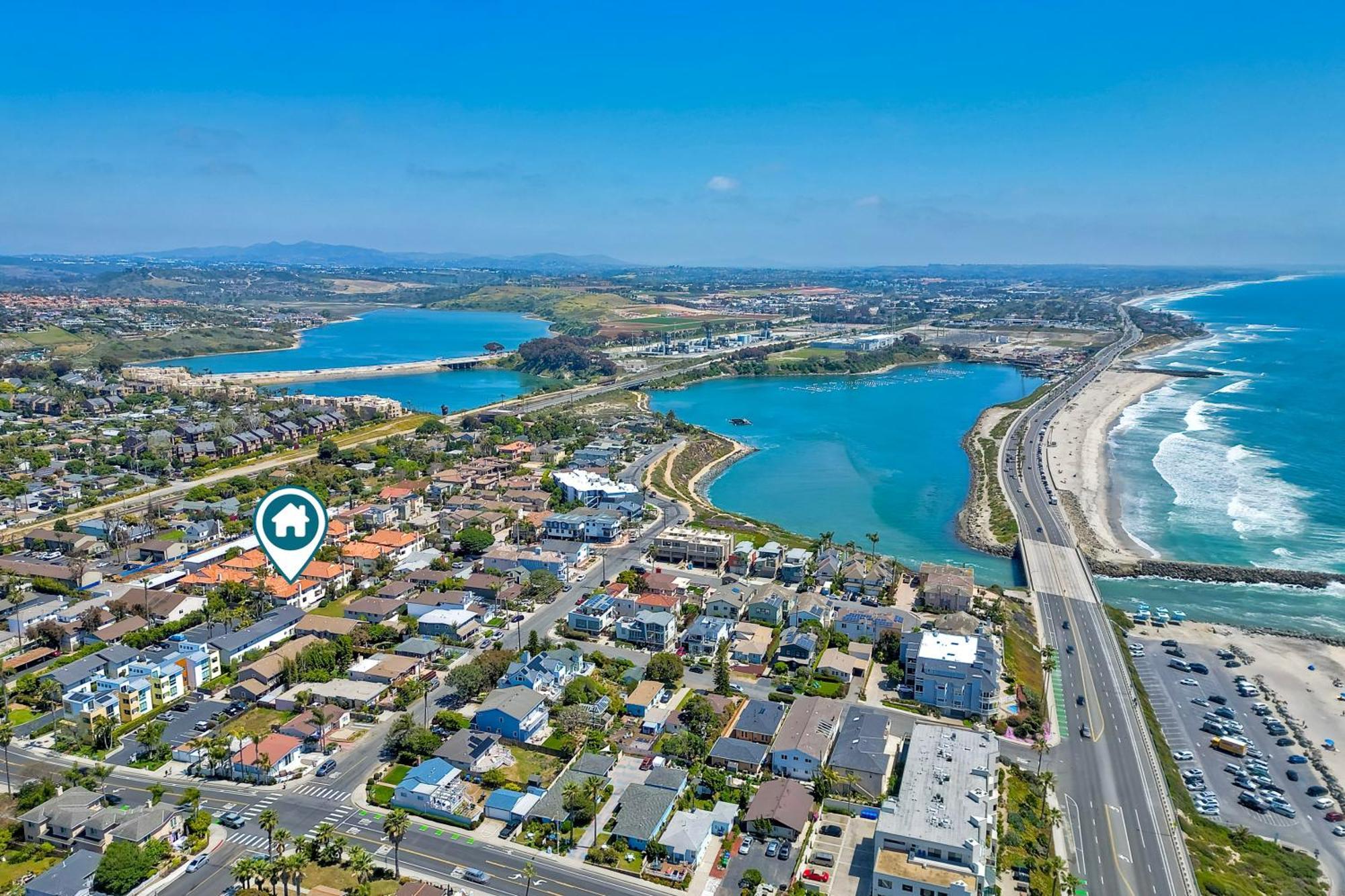 Holiday home Coastal Bliss - Seashell Cove Retreat - Luxury Living Steps From & Lagoon *