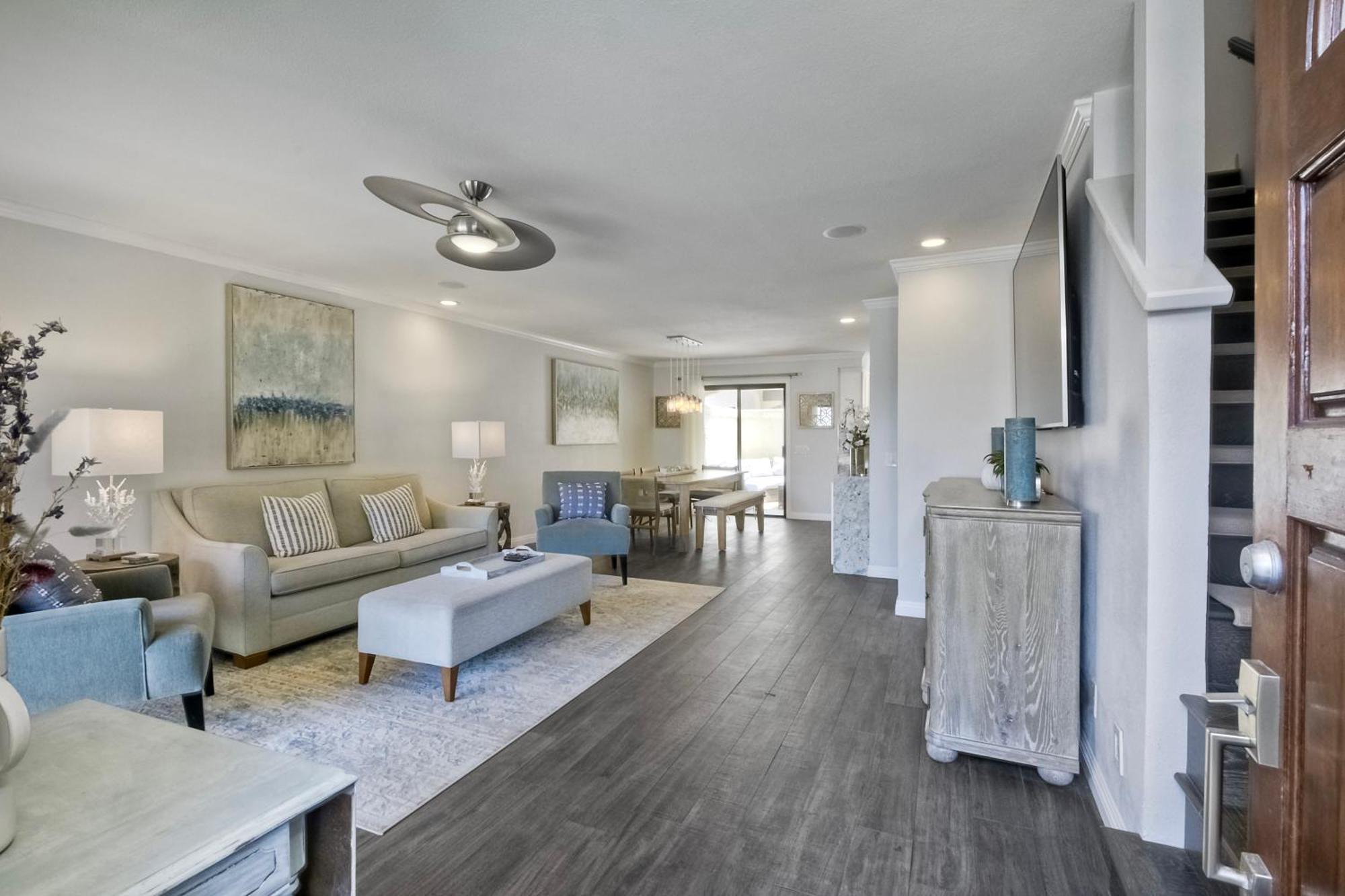 Coastal Bliss - Seashell Cove Retreat - Luxury Living Steps From & Lagoon *
