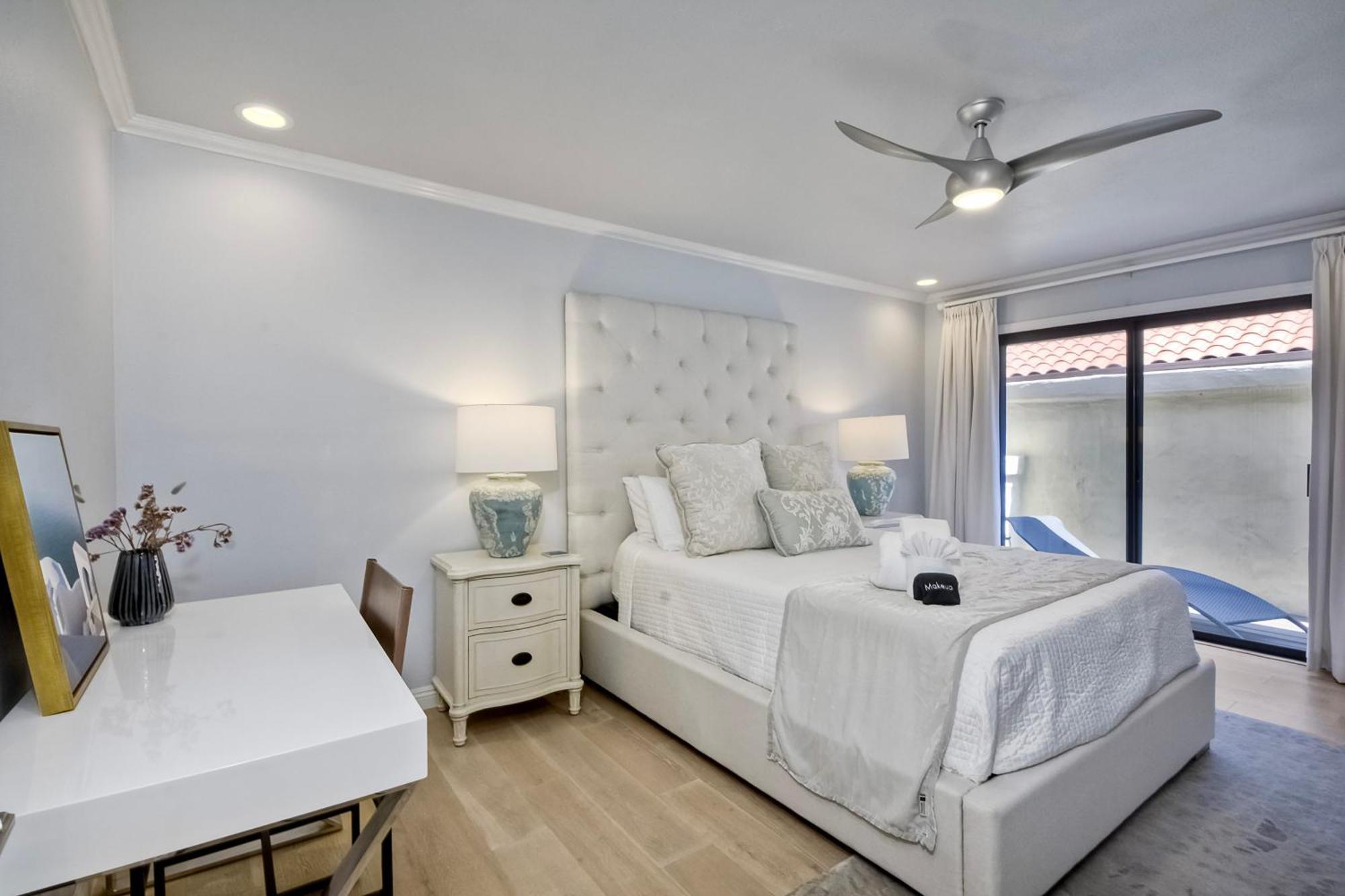 Coastal Bliss - Seashell Cove Retreat - Luxury Living Steps From & Lagoon