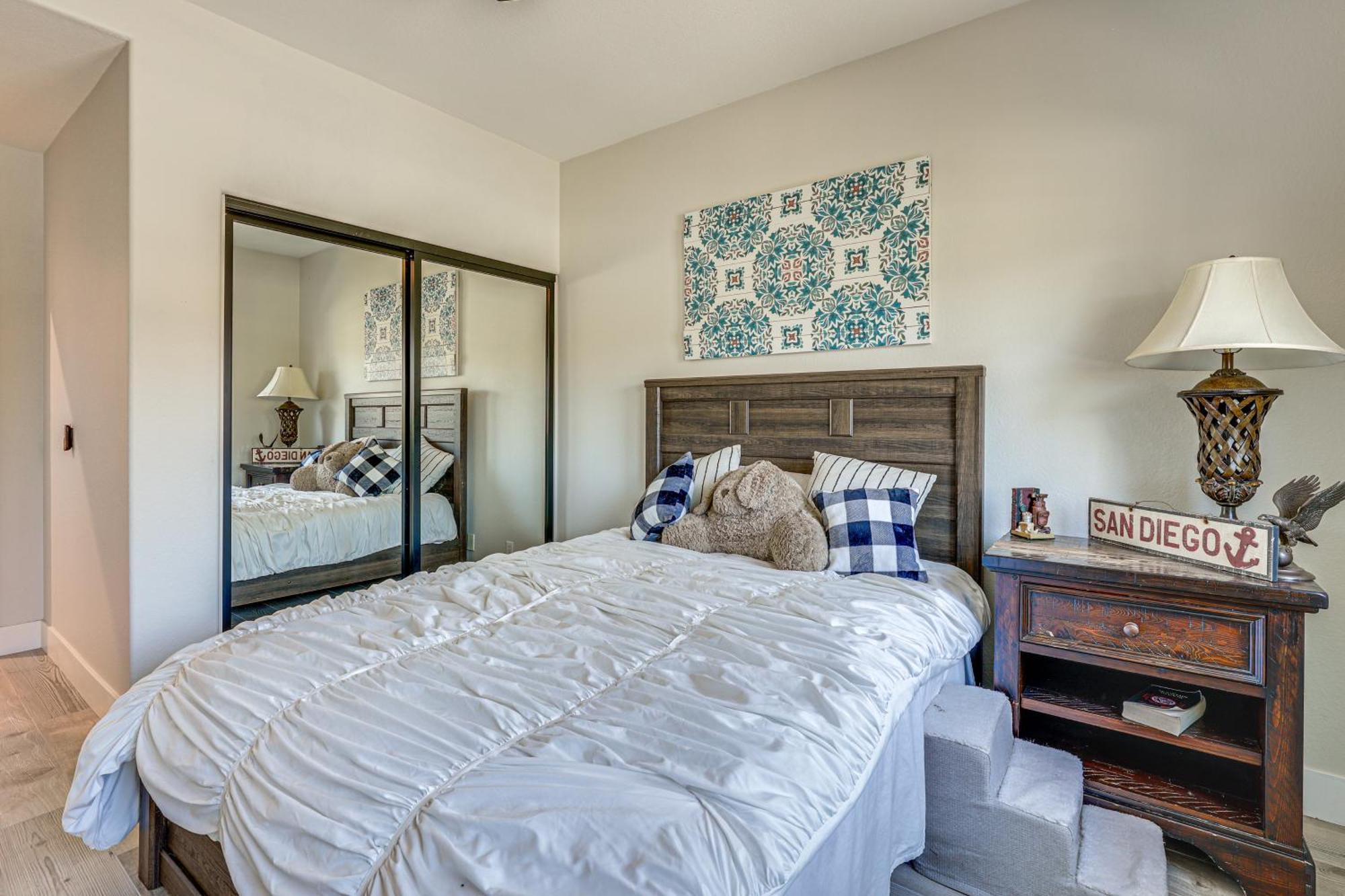 With Private Pool, 4 Mi To Beach!