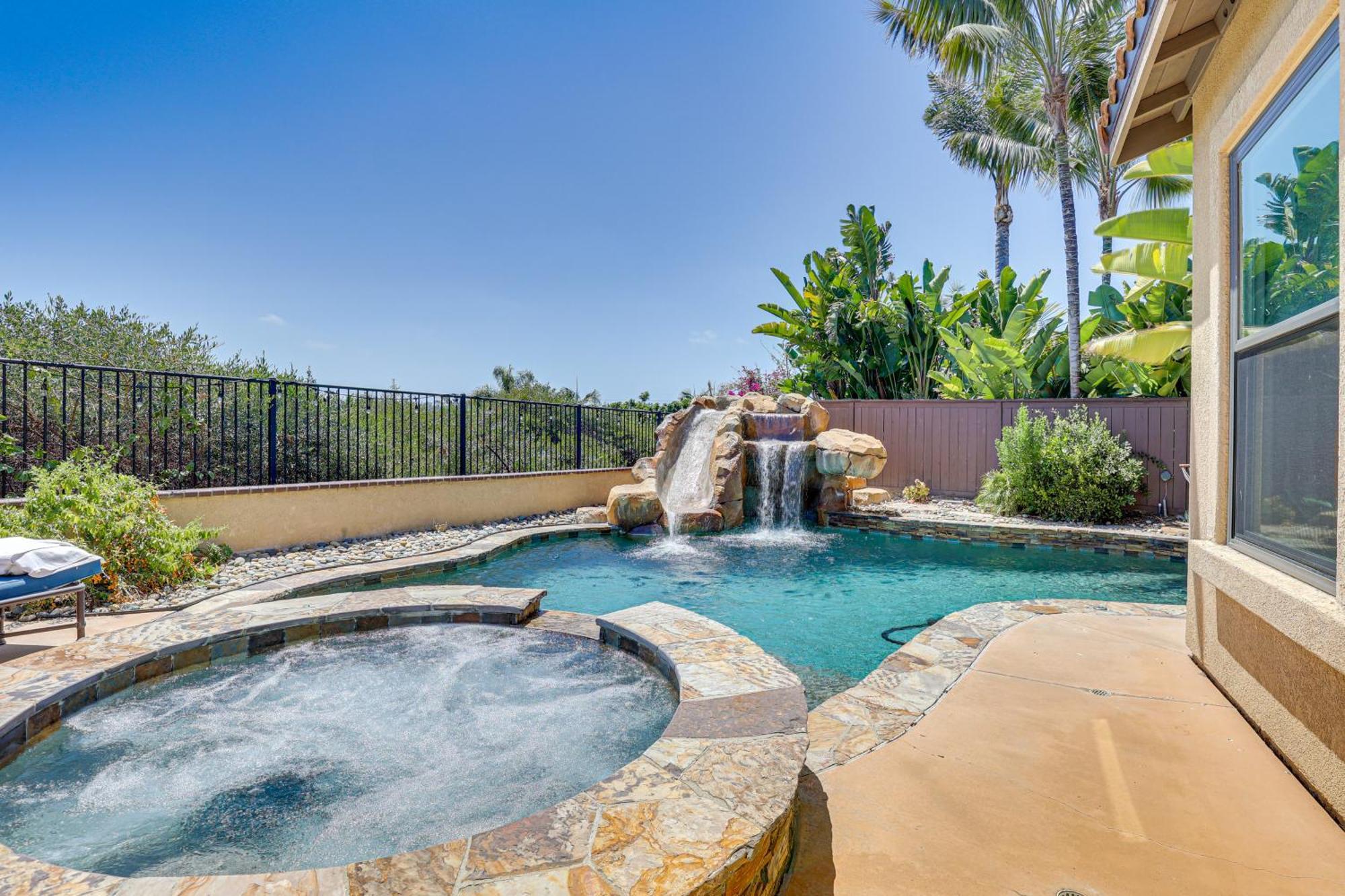 With Private Pool, 4 Mi To Beach! Holiday home *