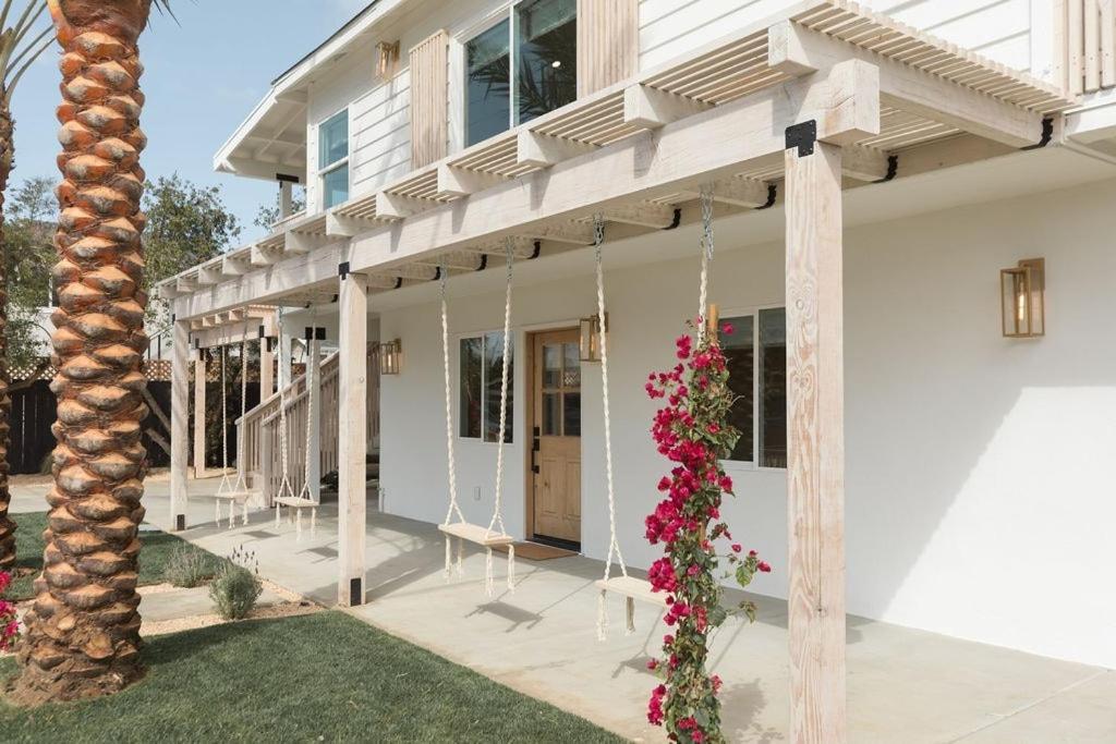 Elegant 2br With Outdoor Space