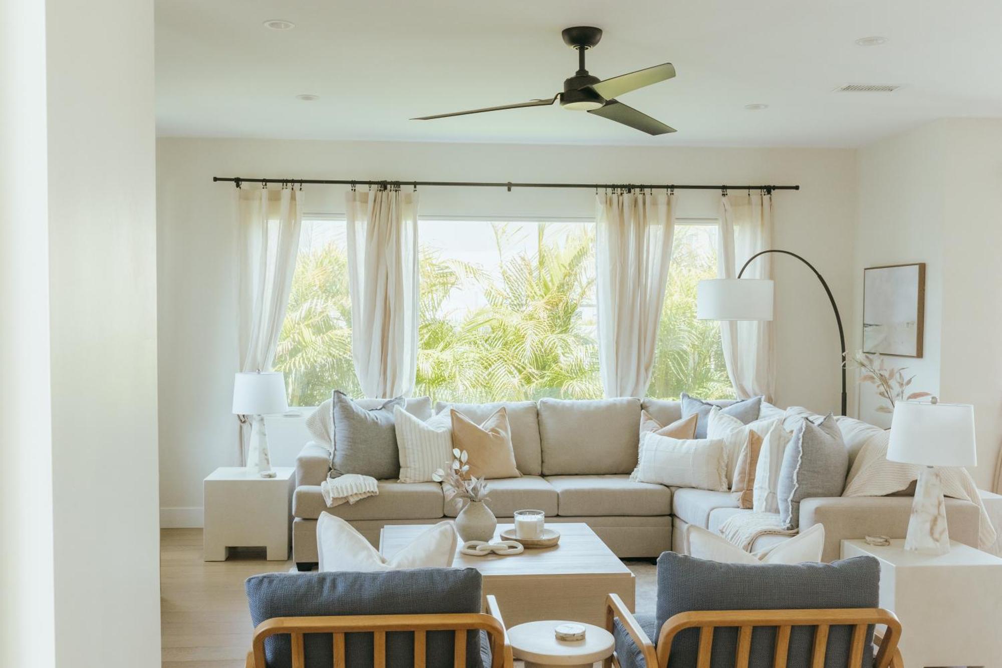 Mediterranean Modern Steps To Beach/dining W/ Spa Holiday home Carlsbad